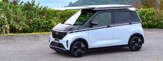 Nissan predstavio mini električni automobil sa sklopivim solarnim krovom